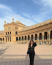 Load image into Gallery viewer, Chantilly Black Set