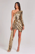 Load image into Gallery viewer, Genevieve in Champagne