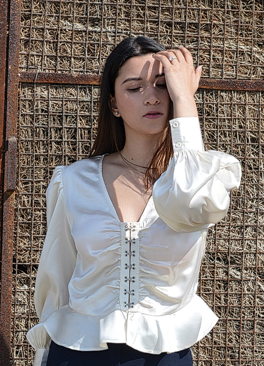 Vintage Bridget Blouse in Pearl White Moon