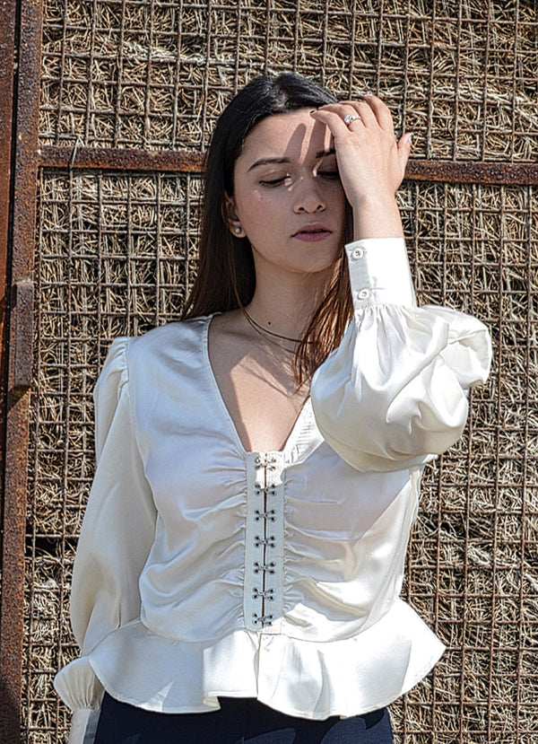 Vintage Bridget Blouse in Pearl White Moon
